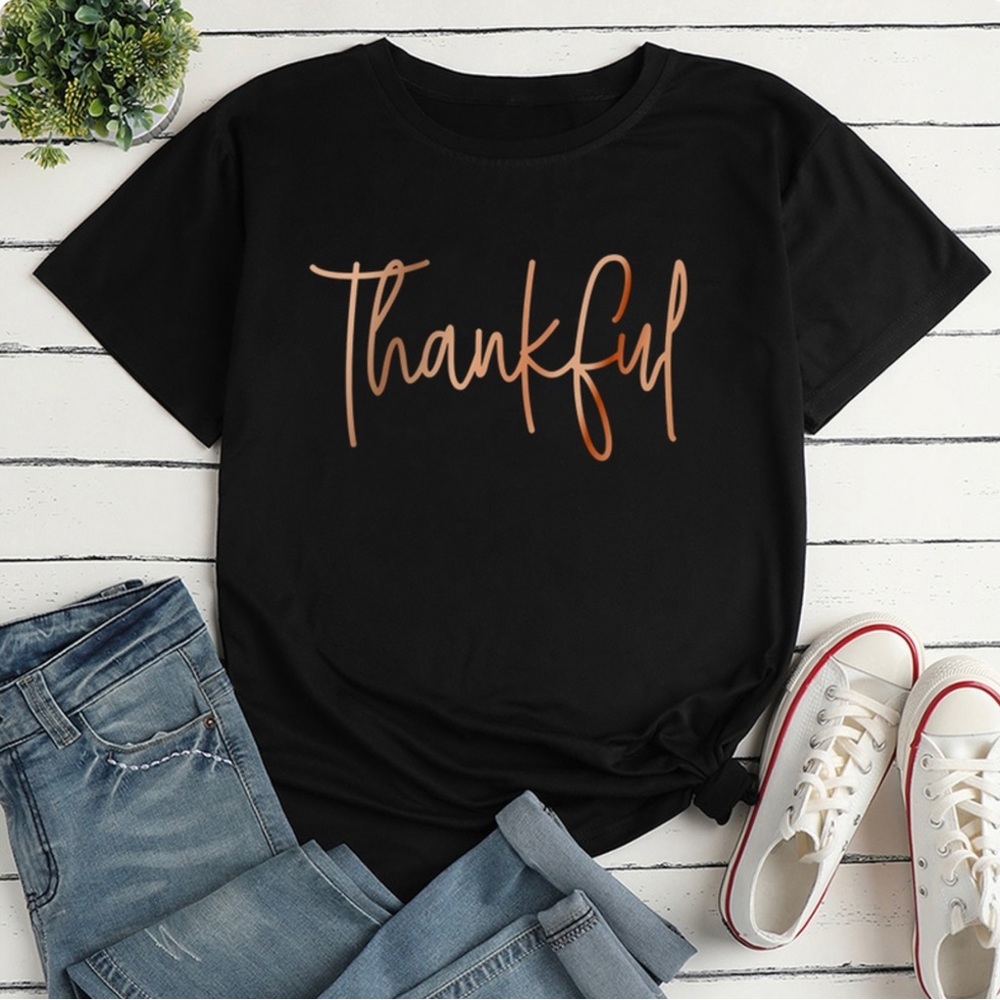 🇺🇸”Thankful” Woman’s Cool Comfort Polyester Cotton Blend T-shirt!